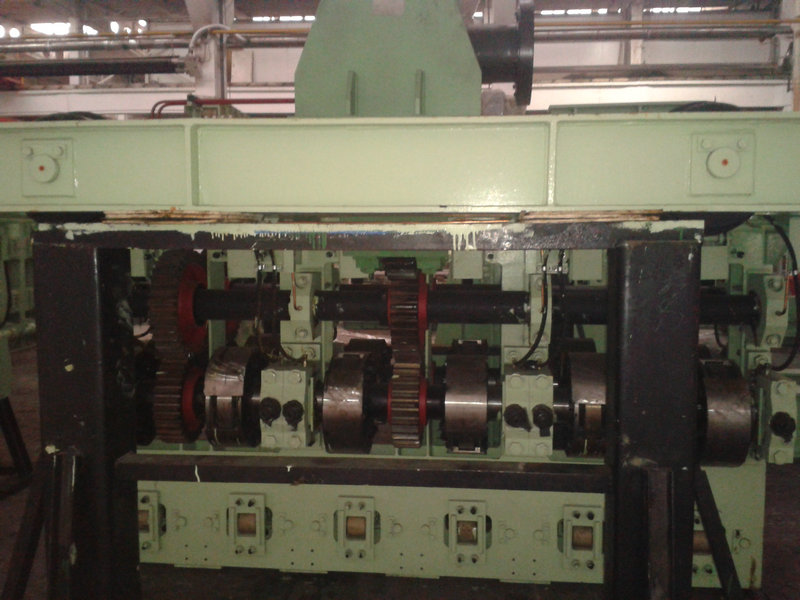 6锤结构开放齿轮传动捣固单元